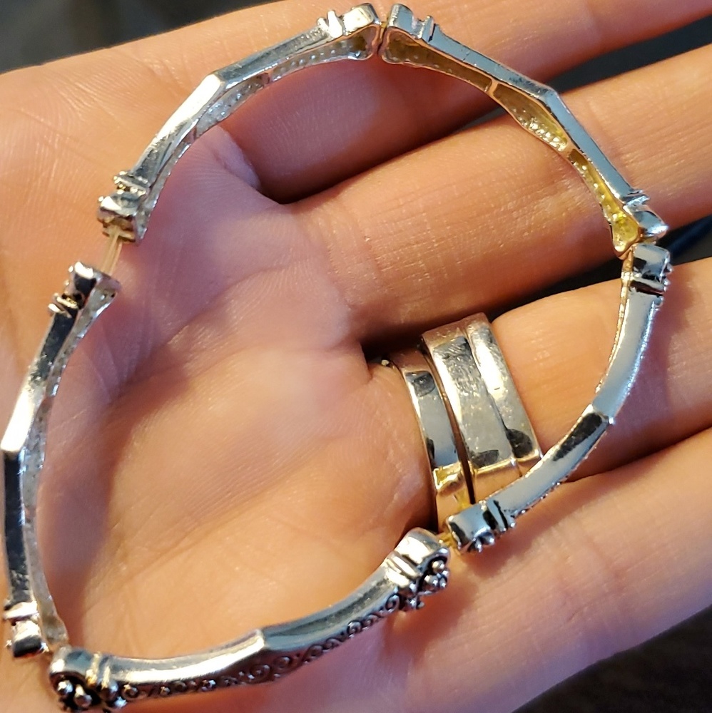 Antique looking stretch bracelet,  silver w detail